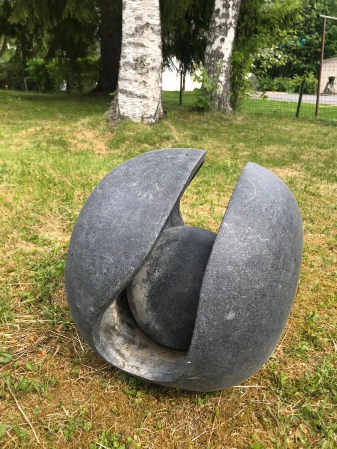 Art House & Sculpture Garden Apartment Mantta Exterior photo