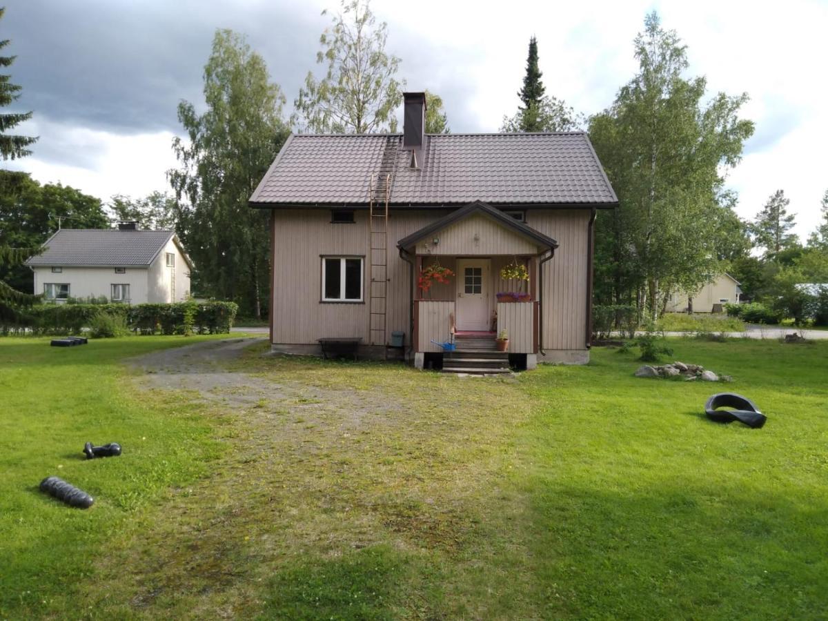 Art House & Sculpture Garden Apartment Mantta Exterior photo